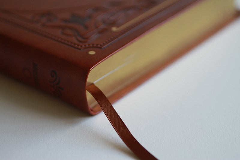 Cargue la imagen en el visor de la galería, KJV Holy Bible, Giant Print,  Index, Brown Premium Imitation Leather (Biblia en inglés)
