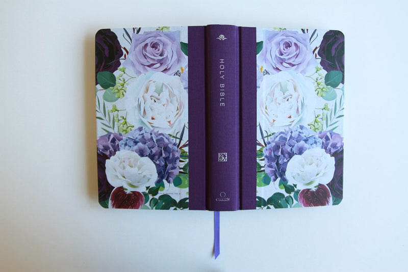 Cargue la imagen en el visor de la galería, KJV Holy Bible, Large Print, Purple Cloth Hardcover with Floral Design (Biblia en inglés)
