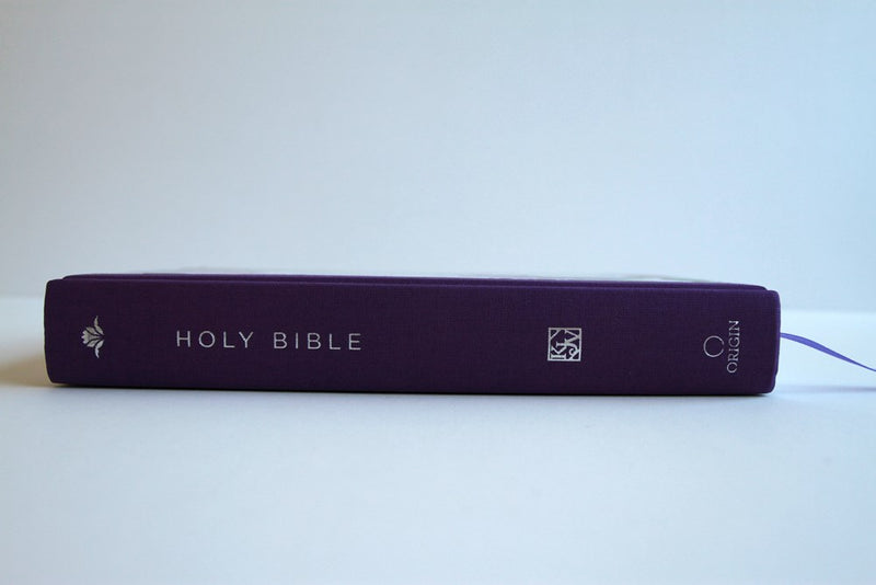 Cargue la imagen en el visor de la galería, KJV Holy Bible, Large Print, Purple Cloth Hardcover with Floral Design (Biblia en inglés)
