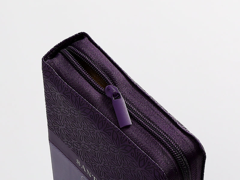 Cargue la imagen en el visor de la galería, Biblia RVR 1960, Tamaño portátil, Cierre zíper, con índice, Letra Grande, imitación piel tonos lila
