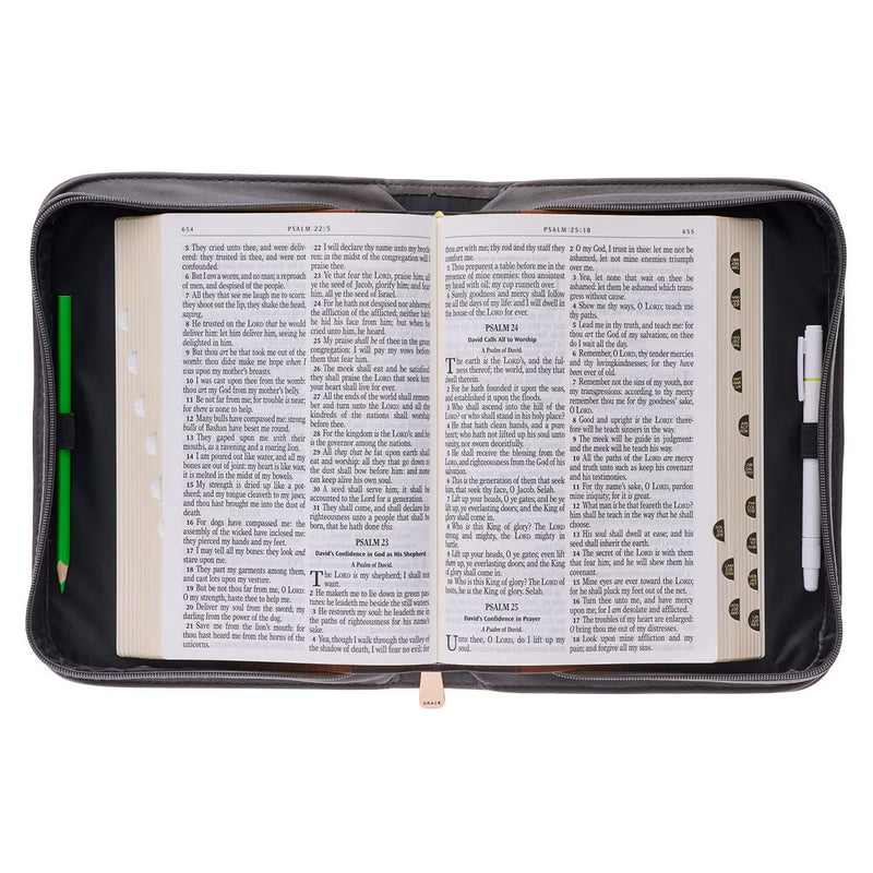 Cargue la imagen en el visor de la galería, Estuche mediano para Biblia "Amazing Grace"
