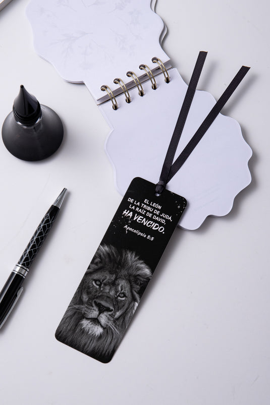 Separador de Libro con Cinta – “León de Judá”