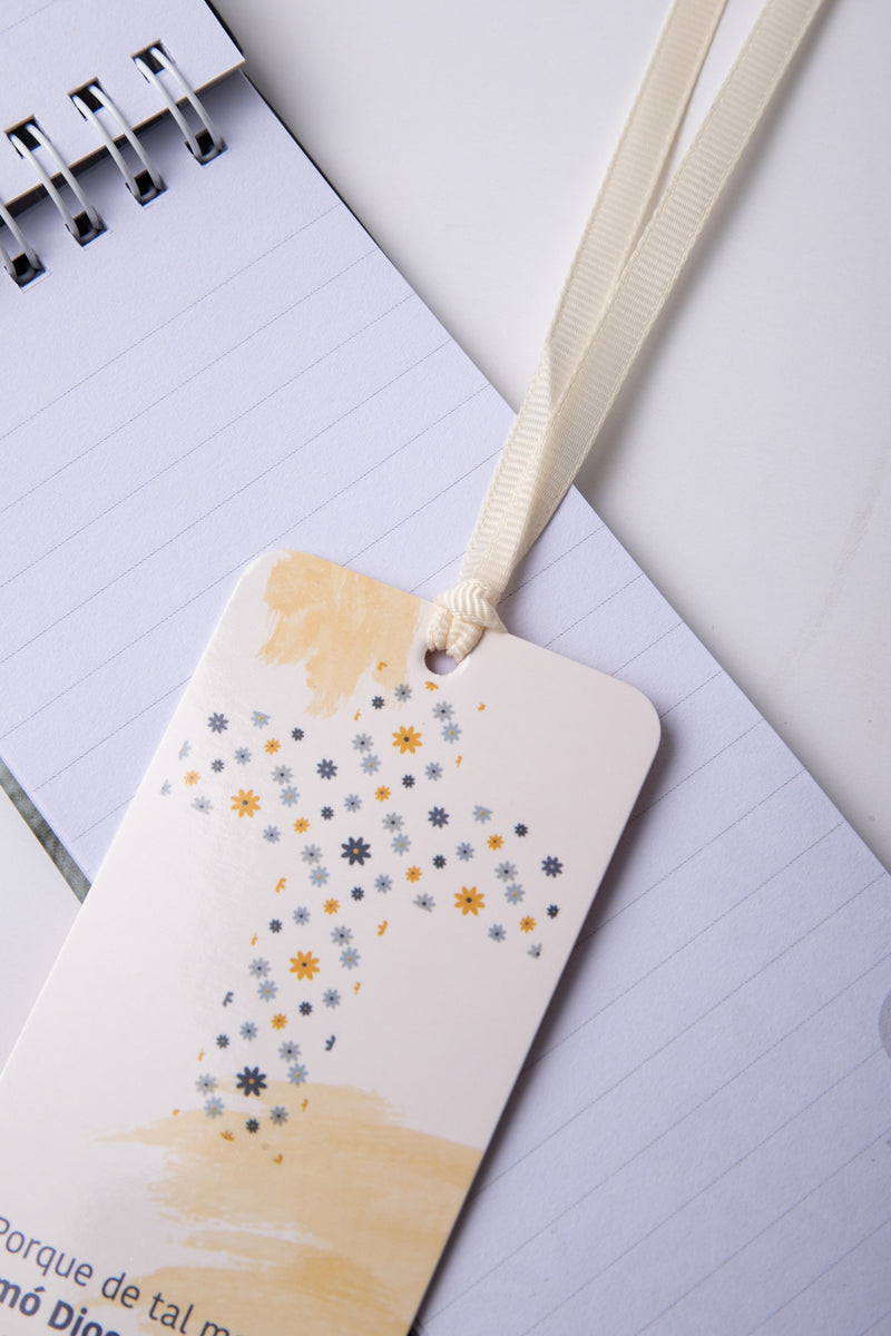 Cargue la imagen en el visor de la galería, Separador de Libro con Cinta – Juan 3:16
