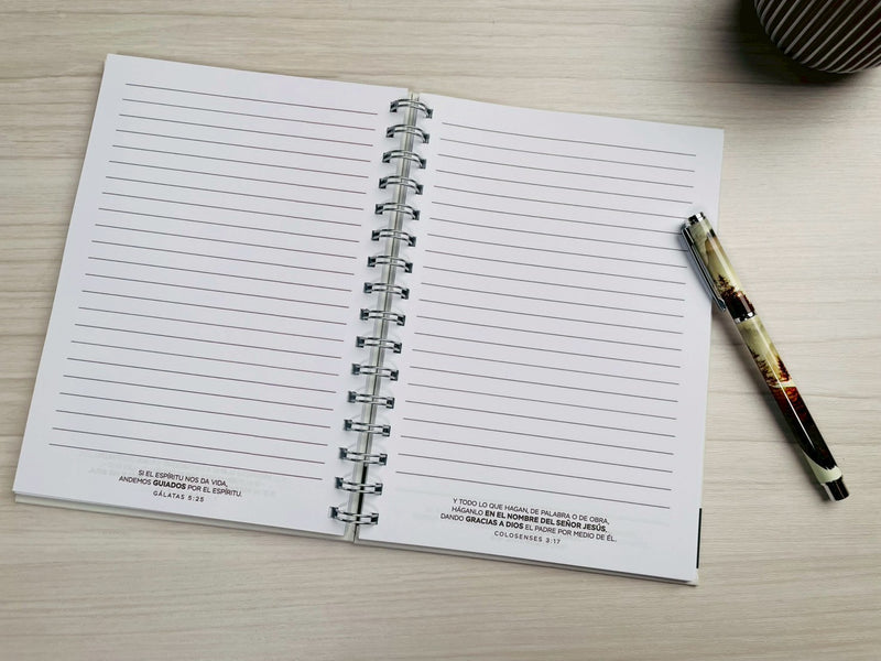 Cargue la imagen en el visor de la galería, Set Libreta y lapicero "Nuevas Fuerzas"
