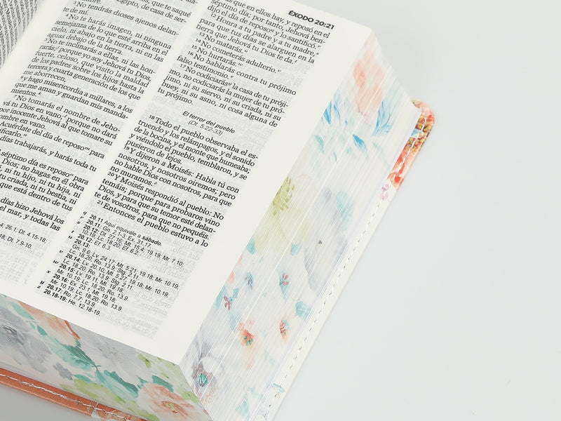 Cargue la imagen en el visor de la galería, Biblia de Bolsillo RVR 1960, imitación piel naranja flores
