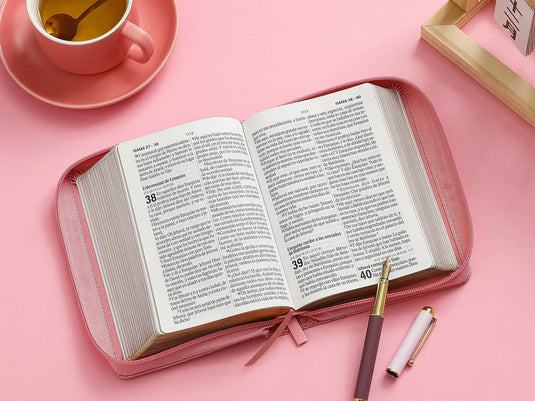 Biblia RVR60, Tamaño compacta, Cierre zíper, Letra Grande, símil piel rosada