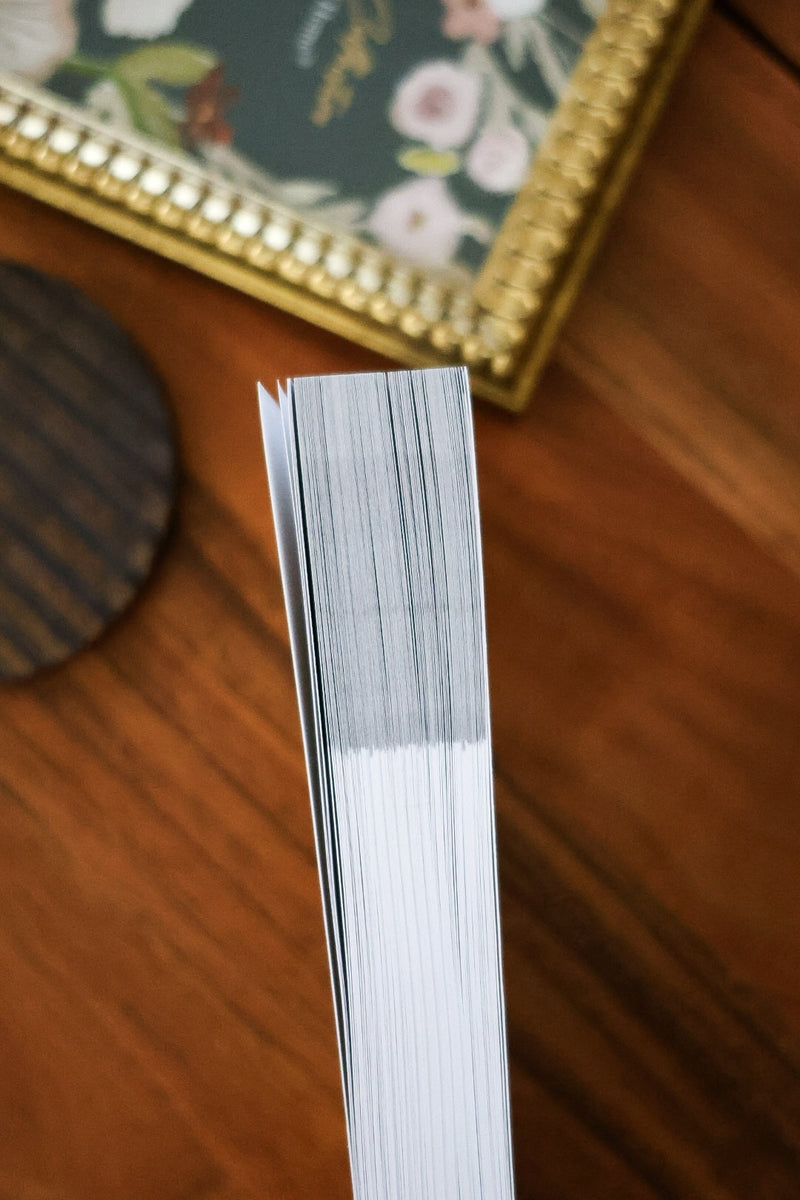 Cargue la imagen en el visor de la galería, Encuentros con el Espíritu Santo: Un devocional de 365 días
