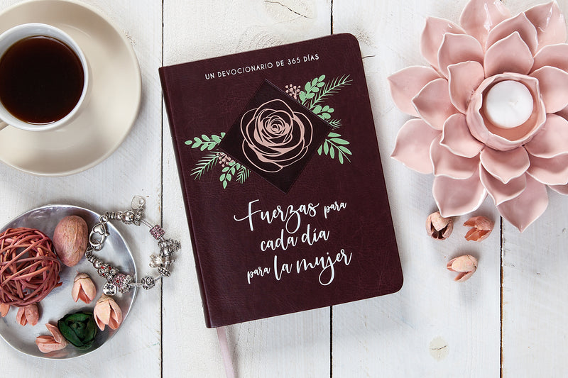 Cargue la imagen en el visor de la galería, Fuerzas para cada día para la mujer: Devocional de 365 días
