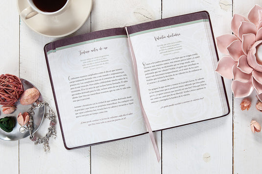 Fuerzas para cada día para la mujer: Devocional de 365 días