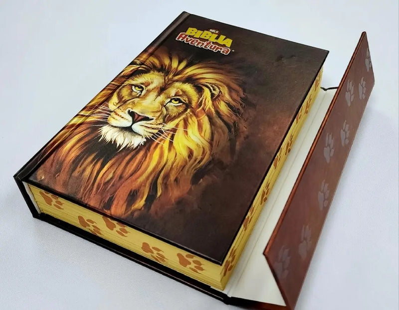 Cargue la imagen en el visor de la galería, Biblia Aventura NBLA, Interior a color, Tapa dura, Cierre Magnético, Comfort Print
