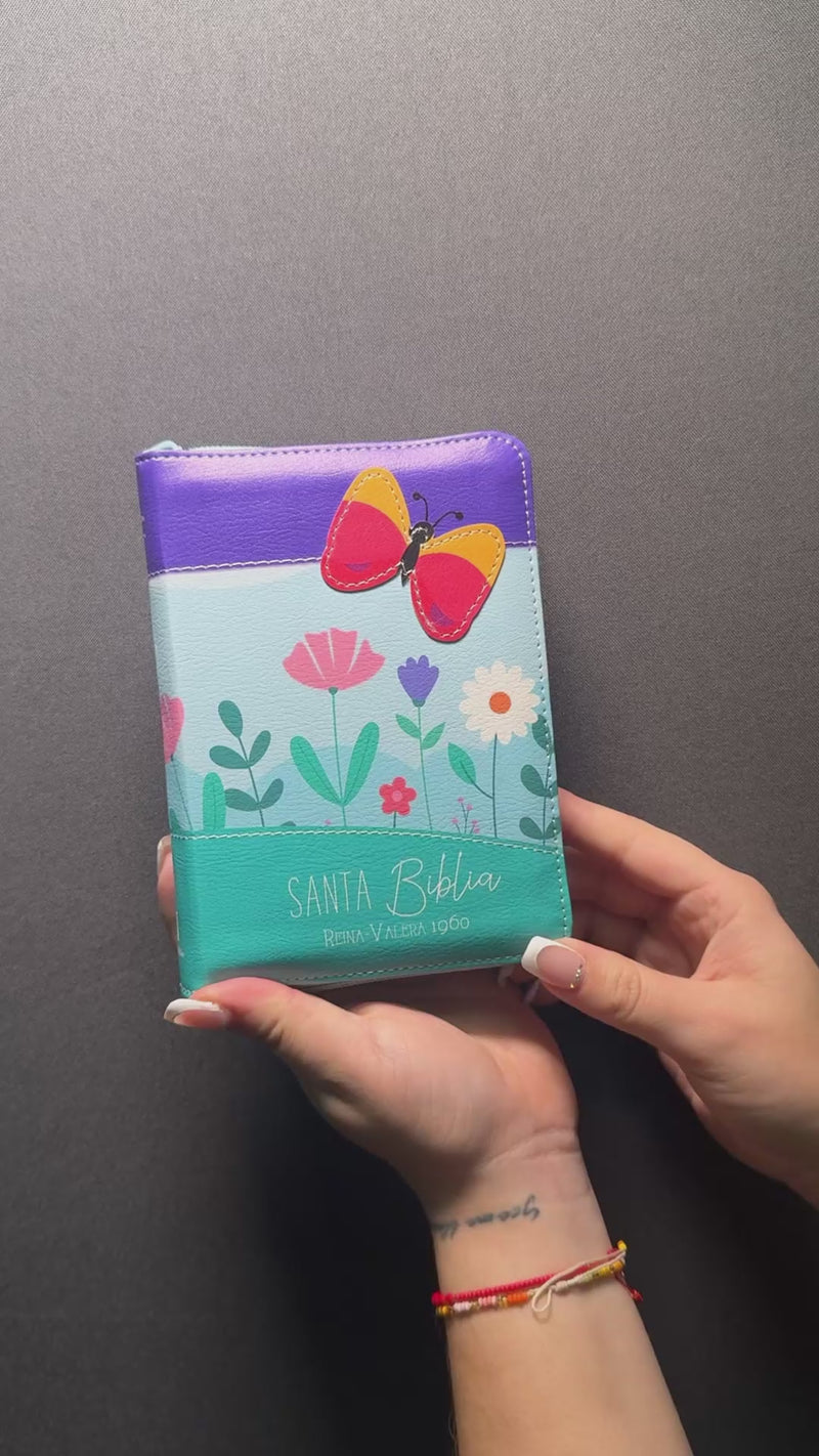 Cargar y reproducir video en Gallery Viewer, Biblia de Bolsillo RVR 1960, Cierre zíper, imitación piel lila/azul/turquesa mariposa
