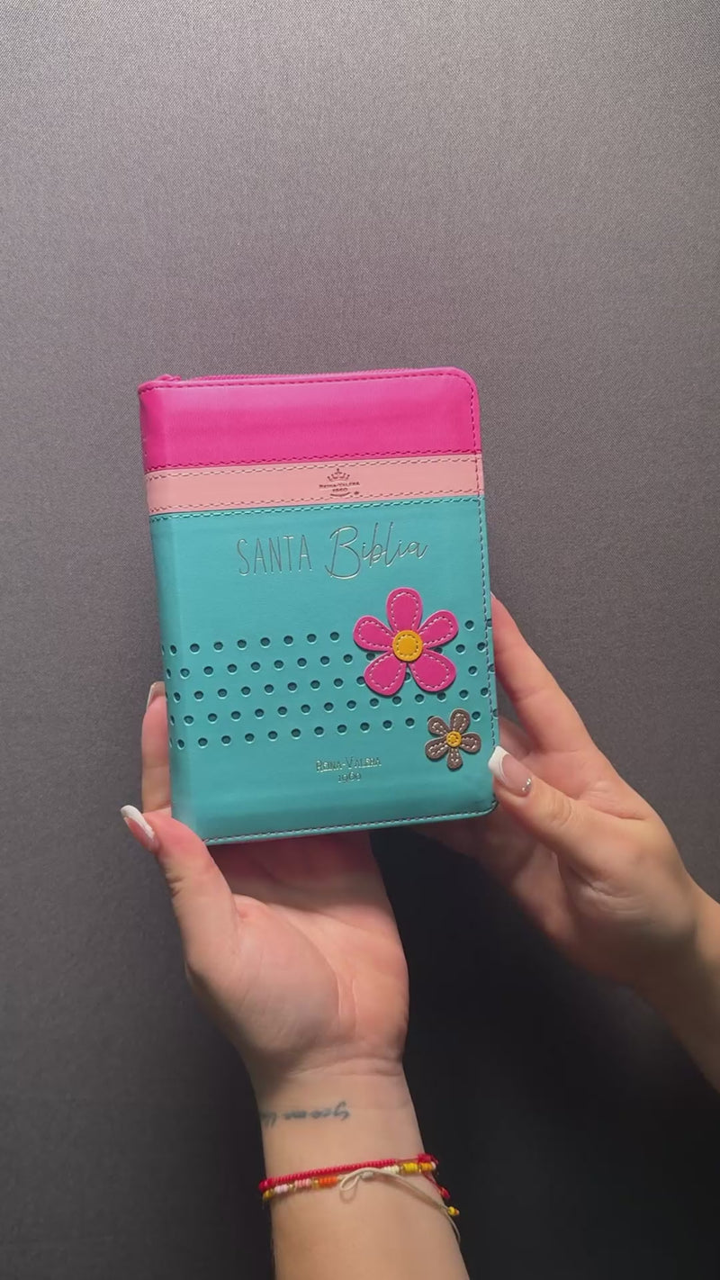 Cargar y reproducir video en Gallery Viewer, Biblia de Bolsillo RVR 1960, Cierre zíper, imitación piel fucsia/rosa/turquesa con flores
