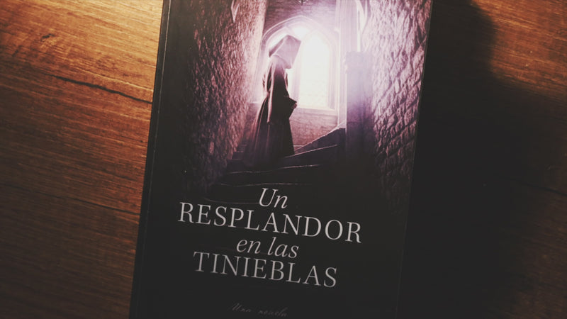 Cargar y reproducir video en Gallery Viewer, Un Resplandor en las Tinieblas
